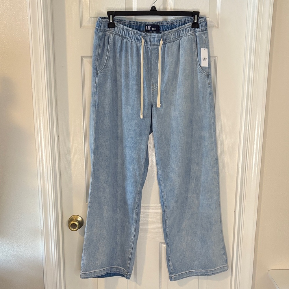 GAP Women’s Relaxed Fit Jeans in Light Blue Size Large